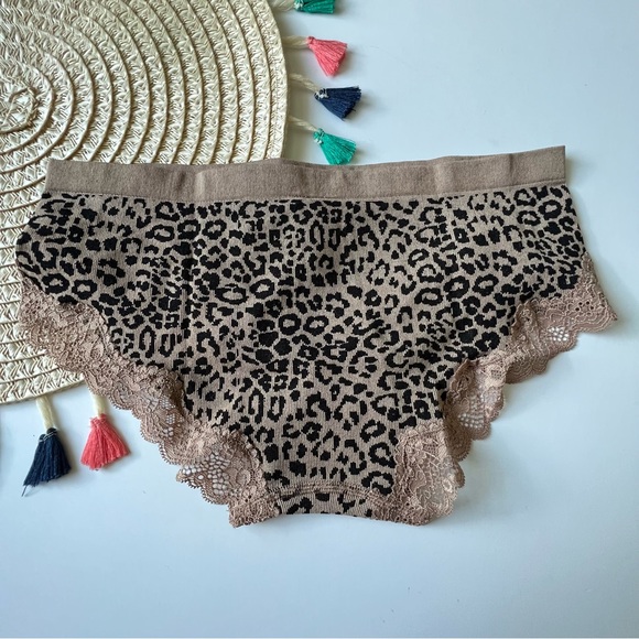 Victoria’s Secret Seamless Rib Hiphugger Panty Leopard Medium NEW - Picture 3 of 4